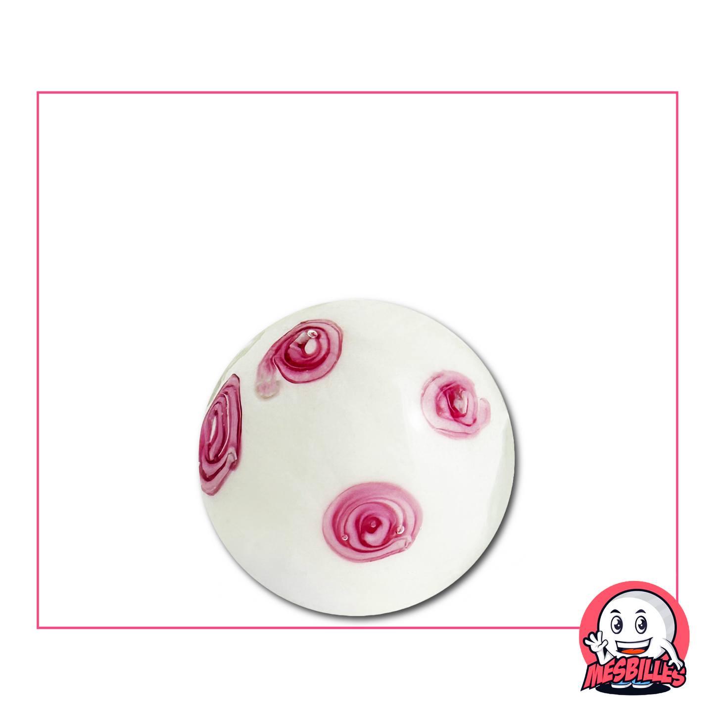 Biglia d'arte bianca artigianale di 22 mm decorata con delicati fiori rosa, che simboleggiano la freschezza e la bellezza effimera della primavera giapponese.