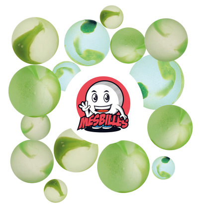 Immagine della mascotte MesBilles circondata da biglie Satinata - Biglia in vetro satinato striato di verde 22 mm MesBilles